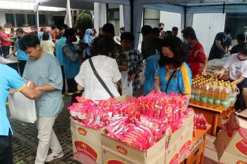 Pemkot Bandung dan komunitas gelar pasar murah sembako selama Ramadhan