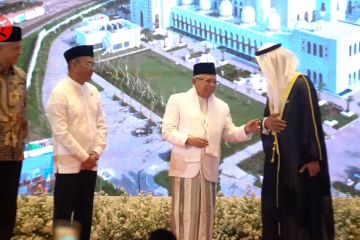 Hadiah Pangeran UEA, Masjid Sheikh Zayed resmi dibuka untuk umum