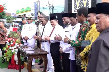 Wamenag resmikan Tugu Harmoni Award di Jayapura