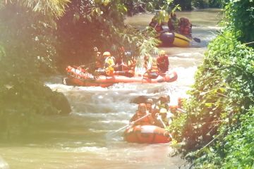 Serunya wisata arung jeram di Kaki Gunung Raung