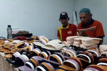 Warga binaan aktif produksi sepatu untuk mengisi waktu Ramadhan