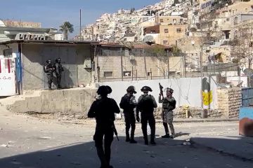 Warga Palestina protes pembongkaran rumah di Silwan oleh Israel