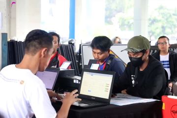 Warga Tangerang antusias validasi data pemudik di posko layanan