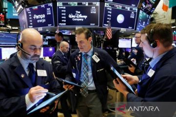 Wall Street ditutup beragam di tengah reli saham teknologi