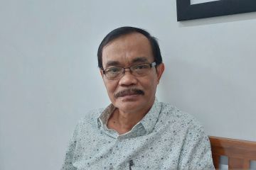 Pakar politik: Golkar aktif berkomunikasi antisipasi pemilu dua poros