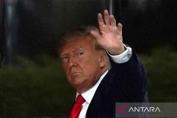 Trump jelang hadapi sidang dakwaan suap