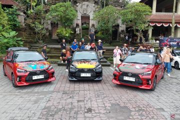 Mencorat-coret kap mesin All New Agya GR Sport di Bali