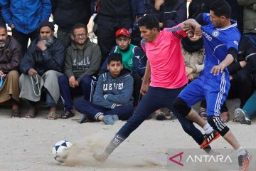 Sepak bola jalanan tontonan menarik warga Palestina saat Ramadhan