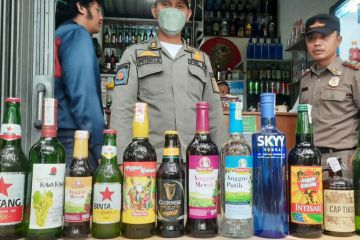 Satpol PP Jaksel sita ribuan butir obat ilegal di Kebayoran Lama