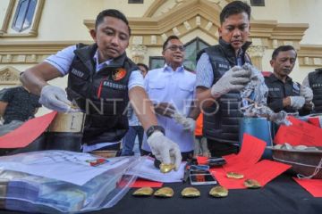 Kasus penambangan emas ilegal