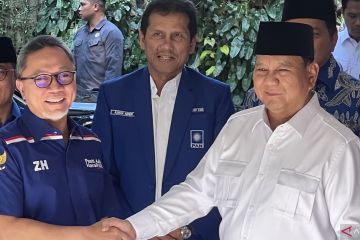 Zulkifli Hasan tiba di kediaman Prabowo Subianto