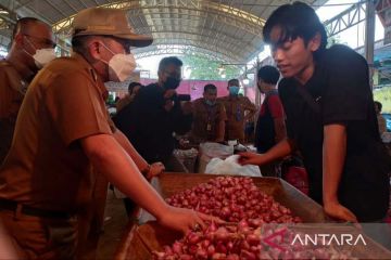 Pemkab Bekasi gelar operasi pasar murah bagi warga terdampak banjir