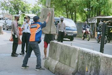 Polres tutup 78 putaran balik di jalur mudik Karawang