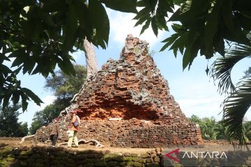 Candi Lor alami korosi dan rawan roboh