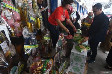 PEMERIKSAAN PRODUK PARSEL LEBARAN