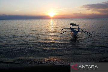 BMKG: Waspadai tinggi gelombang Selat Bali dan Selat Lombok 2,5 meter