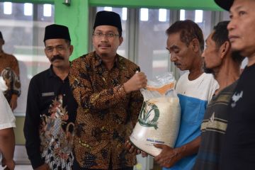 Pemkab Sidoarjo salurkan bantuan pangan untuk 92 ribu warga