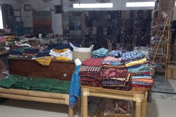 Pelaku usaha batik khas Maos Cilacap berikan diskon sambut Lebaran