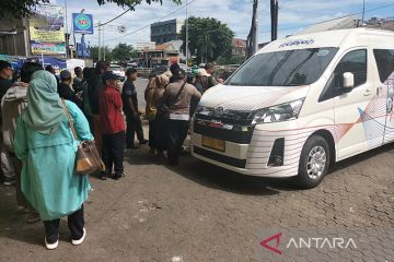 Penukaran uang di Pasar Slipi harus daftar daring