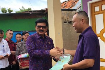 Kementerian ATR/BPN serahkan sertifikat tanah Program PTSL di Sumsel