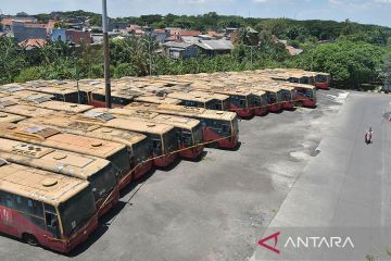 Lelang 417 bus Transjakarta yang terbengkalai