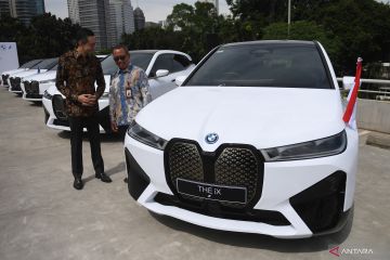 Serah terima mobil listrik untuk KTT ASEAN ke-42