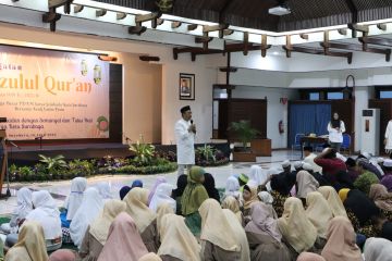 PDAM Surya Sembada santuni ratusan anak yatim di Surabaya