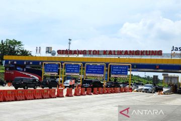 Arus kendaraan masuk Gerbang Tol Kalikangkung mulai meningkat