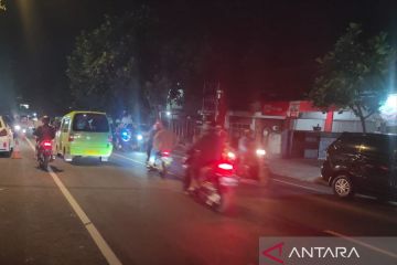 Pemudik dengan sepeda motor mulai melintas jalur mudik Cianjur