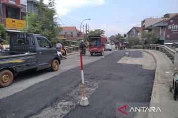 Jalan Jembatan Juwana Pati Yang Lama diperbaiki untuk sambut pemudik