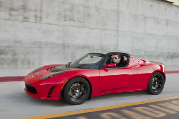 Intip spesifikasi Tesla Roadster 2.5 Sport versi final
