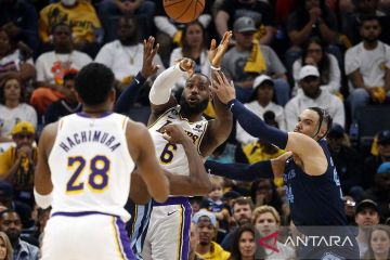 Kemenangan Lakers atas Grizzlies di babak playoff diwarnai cedera
