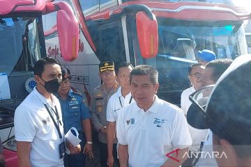 Dirut Pelindo cek tempat duduk bus mudik gratis