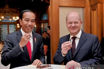 Jokowi ditemani Kanselir Jerman buka puasa dengan kurma di Hannover