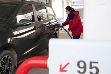 China akan naikkan harga eceran bensin dan solar
