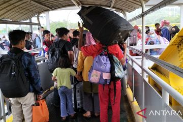 Porter di Pelabuhan Bakauheni berharap penumpang ramai mudik 2023