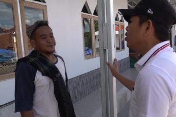 Anggota DPR kunjungi korban gempa Cianjur yang tinggal di pengungsian