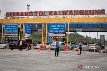 Jelang pemberlakuan sistem satu arah di Gerbang Tol Kalikangkung