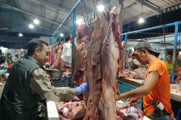 Permintaan daging sapi di pasar Banyuwangi meningkat dua kali lipat