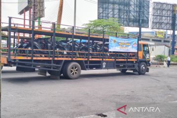 Sepeda motor peserta mudik gratis tiba di Terminal Tirtonadi Solo