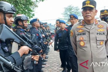 Kapolda Papua Barat tinjau posko mudik lebaran di Manokwari