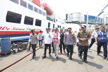 Kapolri tinjau kesiapan tiga pelabuhan saat musim mudik