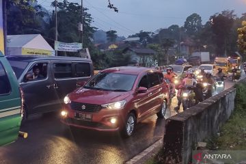 Bupati Bandung: Jalur Nagreg H-3 dilintasi hingga 100 ribu kendaraan