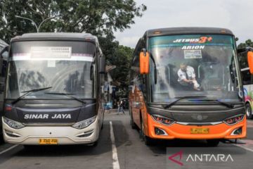 Kedatangan bus ke Terminal Cicaheum Bandung alami keterlambatan
