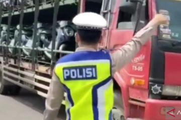 Satlantas Polres Muba hentikan perjalanan truk angkutan nonpangan
