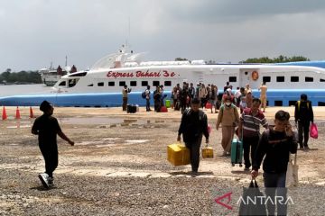 Pelabuhan Pangkalbalam hentikan sementara operasional angkutan