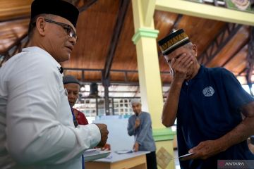 Lapas Gorontalo serahkan zakat fitrah bagi warga binaan