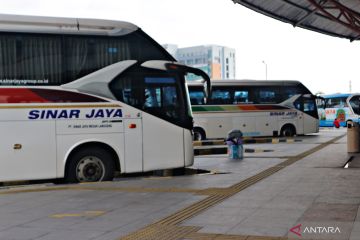 H-1 Lebaran Terminal Pulo Gebang terpantau sepi