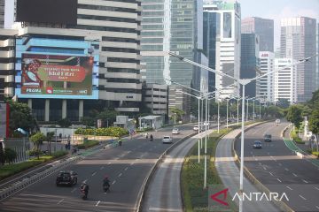 Jalan di Jakarta lengang dari kendaraan bermotor