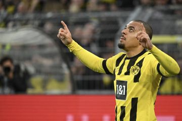 Borussia Dortmund naik ke puncak klasemen usai tekuk Frankfurt 4-0